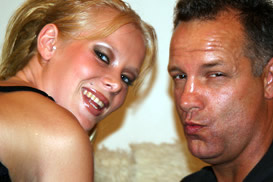 Deborah komt spuitend klaar