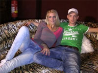 Twee pikken in haar kutje